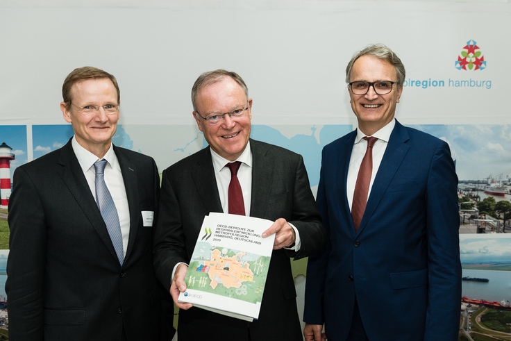 Ludger Schuknecht, Stv. Generalsekretär OECD, Ministerpräsident Stephan Weil, Staatsrat Andreas Rieckhof (v.l.n.r.)