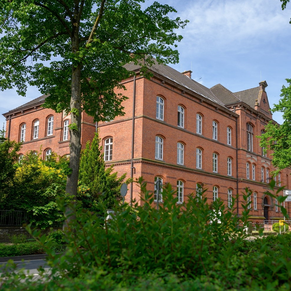 Behördenhaus Verden im Frühling