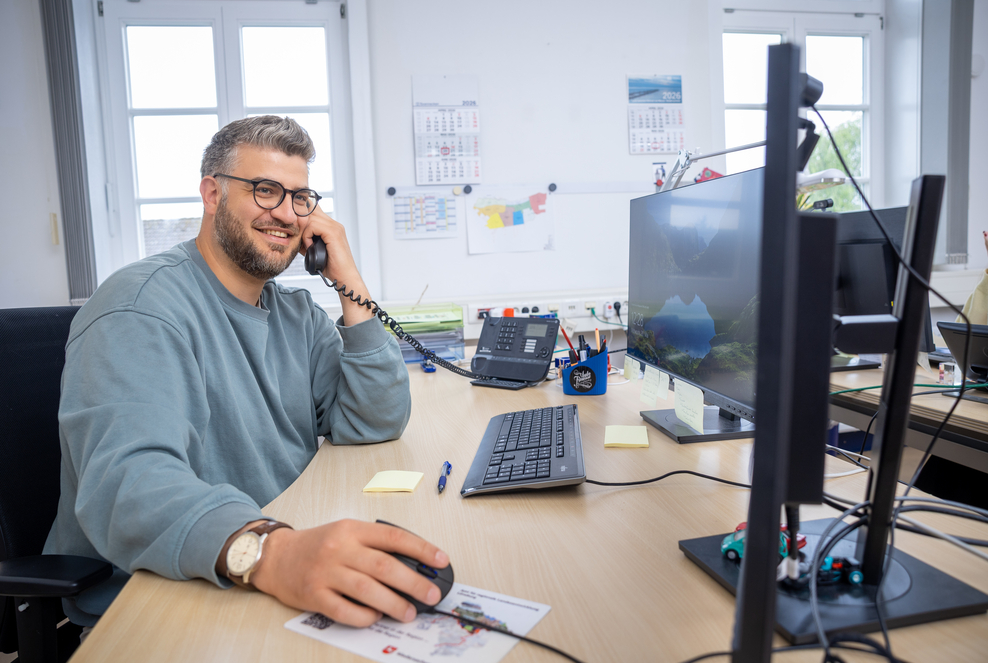 Mitarbeiter am Telefon